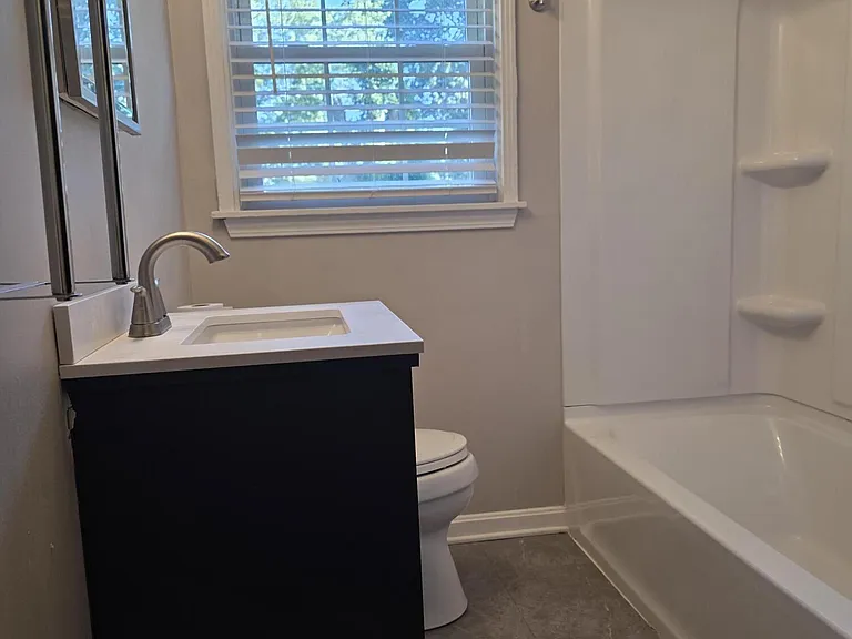 4605 Fox Run Rd — Photo 6