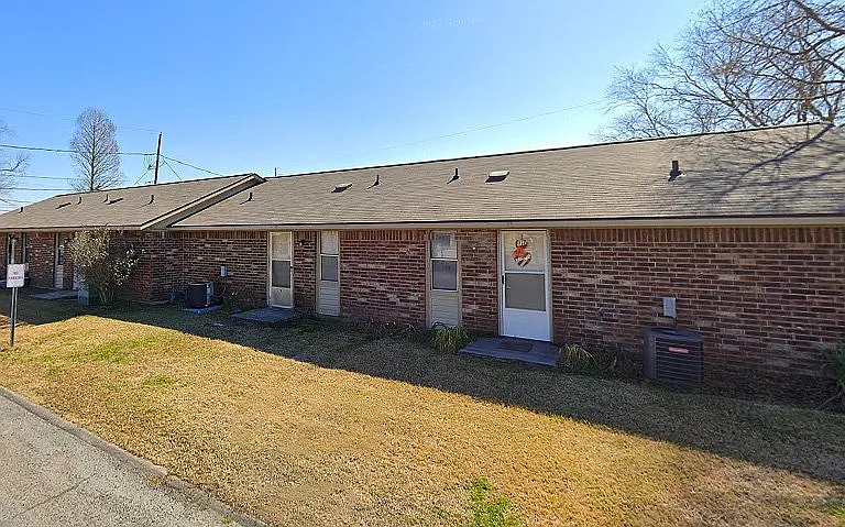 425 Memorial Dr #425 — Photo 3