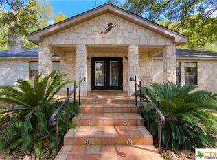 271 Lake Ridge Dr, Seguin, TX 78155