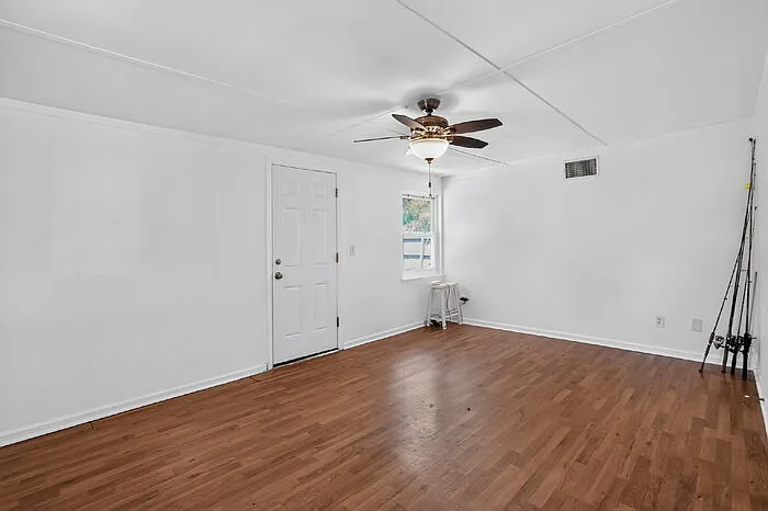 2617 Nassau St — Photo 14