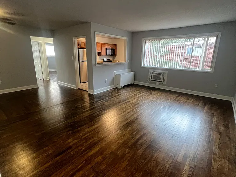 Tudor Place Apartments — Photo 6