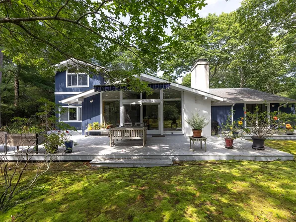 197 Two Holes Water Rd, East Hampton, NY 11937