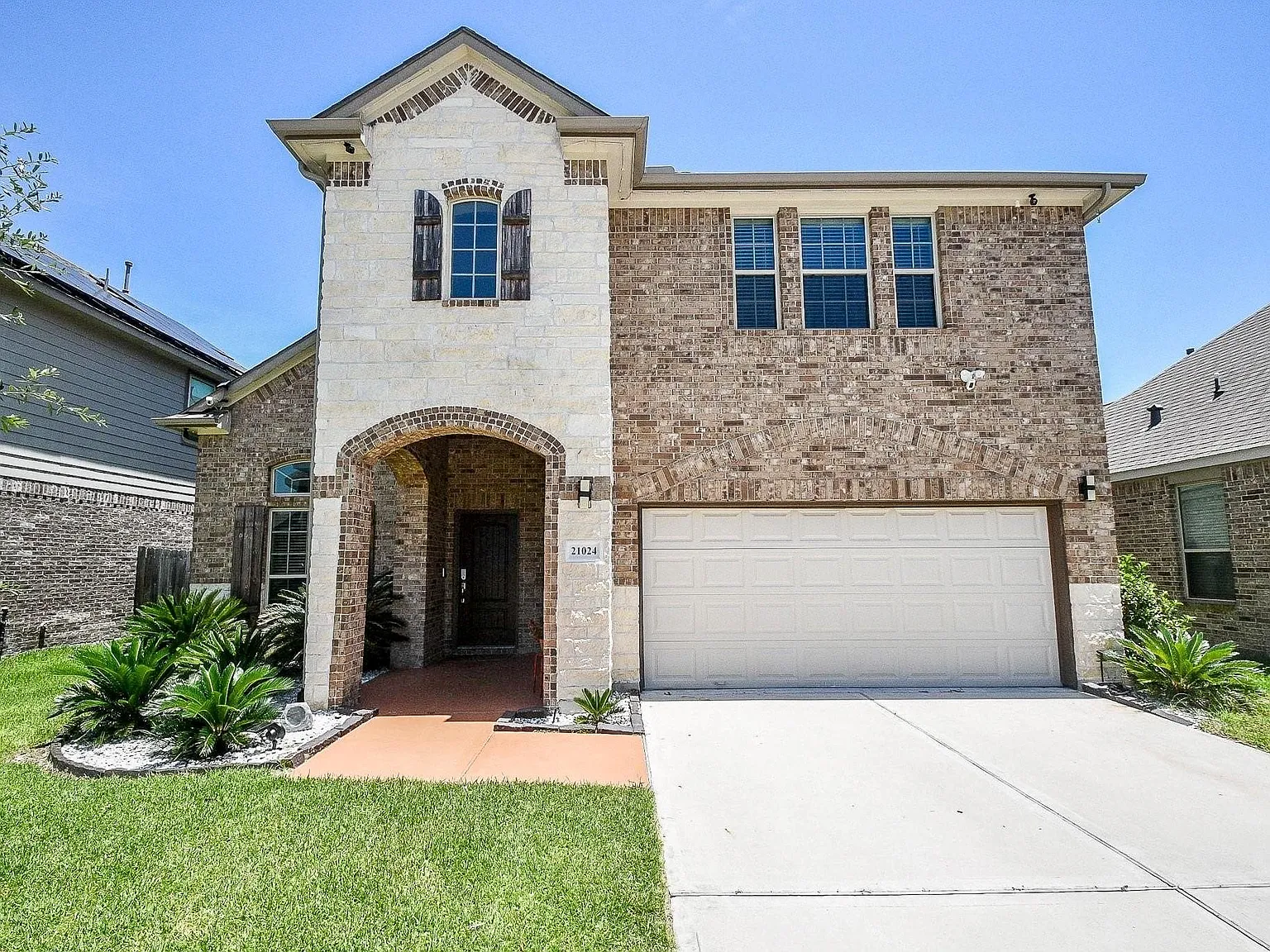 4 bed, 3.5 bath, 2650 sqft, $2,795 — Photo 2