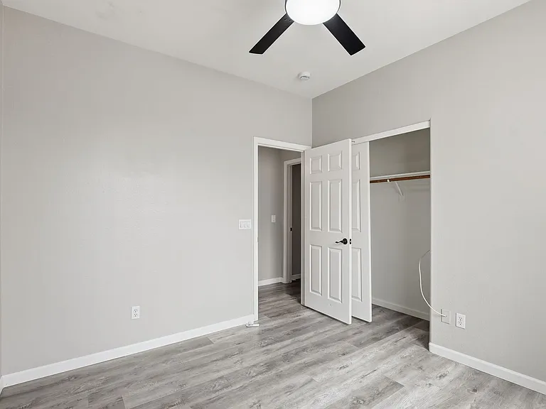 2047 S Jefferson — Photo 17