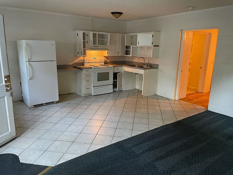 2nd image of 109-111 Belltown Rd #20