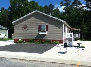 102 Pinetree Ln, Mays Landing, NJ 08330