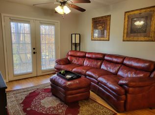 435 Haltiwanger Rd APT 3, Greenwood, SC 29649