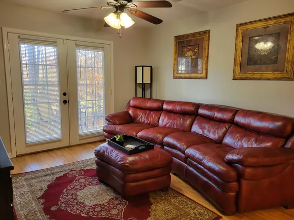 435 Haltiwanger Rd APT 3, Greenwood, SC 29649