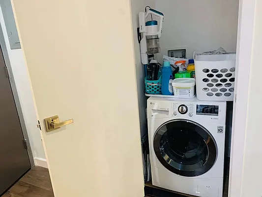 Rented by E Realty International Corp | media 19