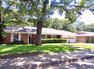 6712 Gary Ln, Fort Worth, TX 76112