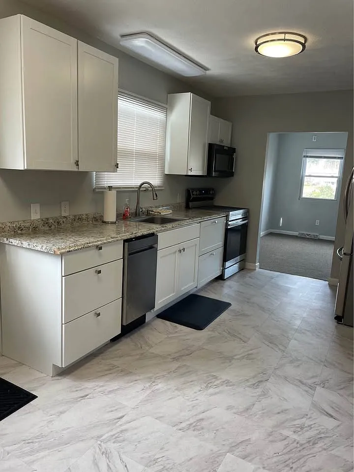 3 bed, 1080 sqft, $3,000 — Photo 1