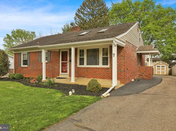 7 Glenwood Ave, Lancaster, PA 17602