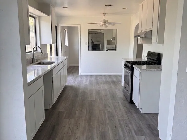 10 Patricia Rd — Photo 4