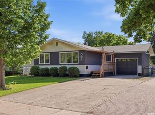 27 Walker CRESCENT, Saskatoon, SK S7L 4H7