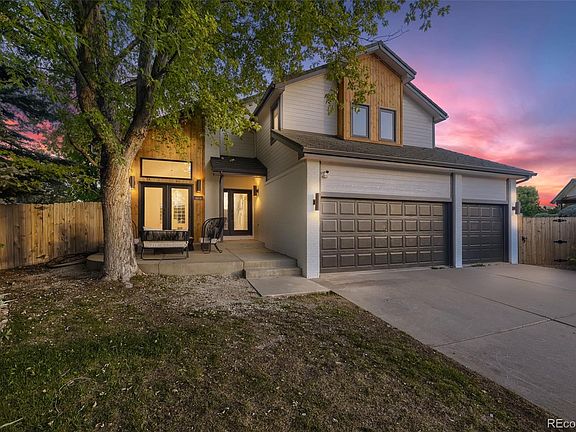 2nd image of 3210 Arbutus Street