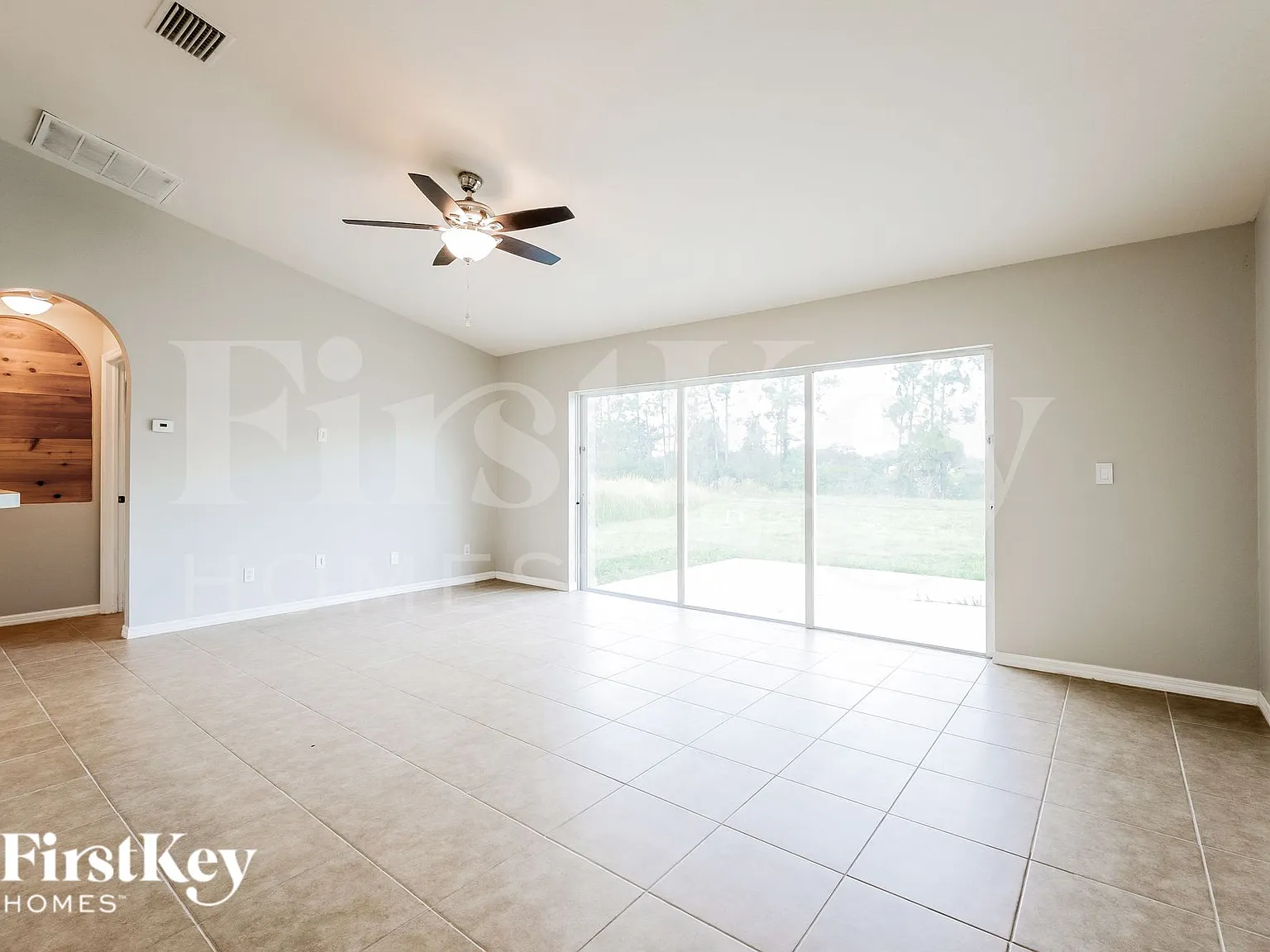 4 bed, 2.0 bath, 1803 sqft, $2,090 — Photo 3