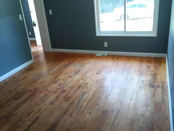 4th image of 131-137 Naugatuck St #203