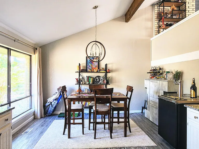 1813 Calico Ln — Photo 2