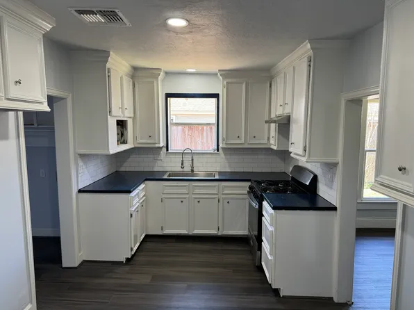 320 Basswood St #1, Houston, TX 77022