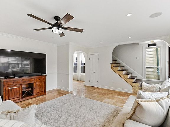 5th image of 6443 General Diaz St