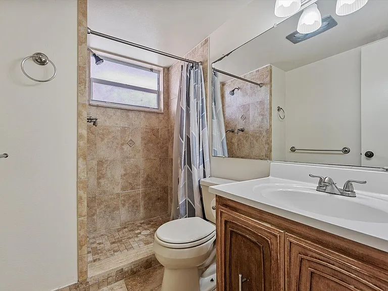 719 Lori Dr #204 — Photo 22