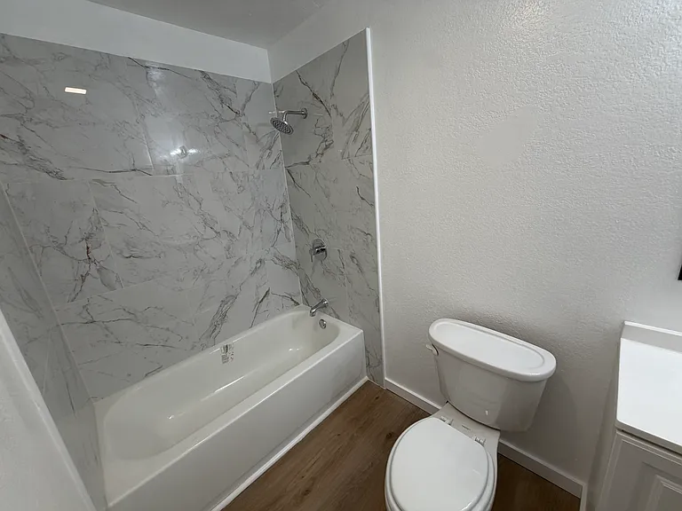 Sierra Vista Apartments — Photo 9