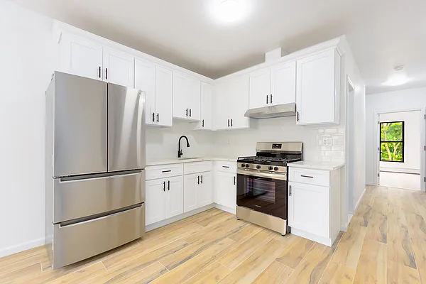 Rented by Avenues Real Estate | media 10