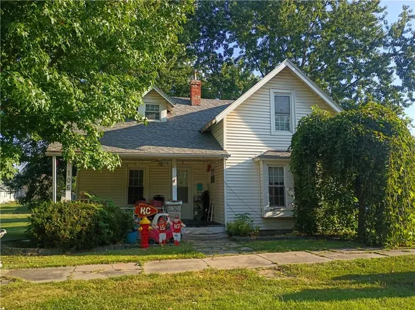 106 W 5th St, Stanberry, MO 64489