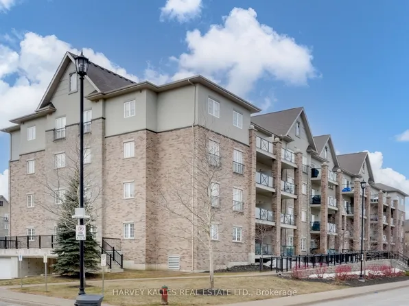 45 Ferndale Dr S #303, Barrie, ON L4N 5W7