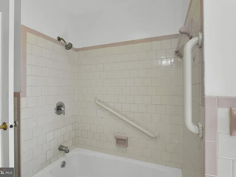 810 Wisteria Dr — Photo 21