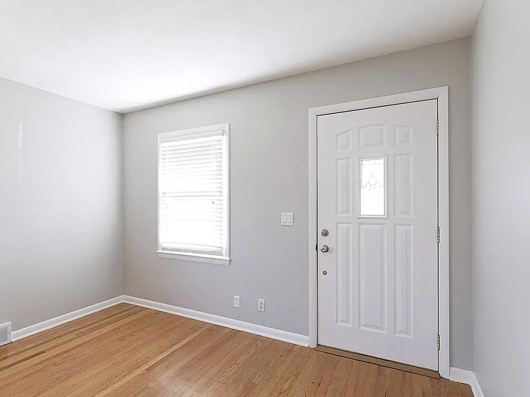 5540 Oldham St — Photo 2