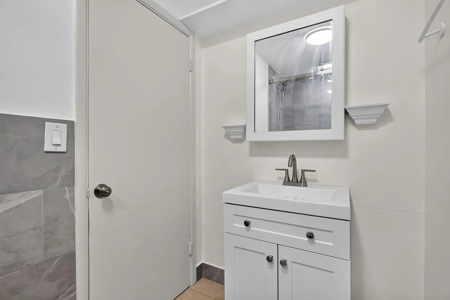 3 bed, 1268 sqft, $3,200 — Photo 1