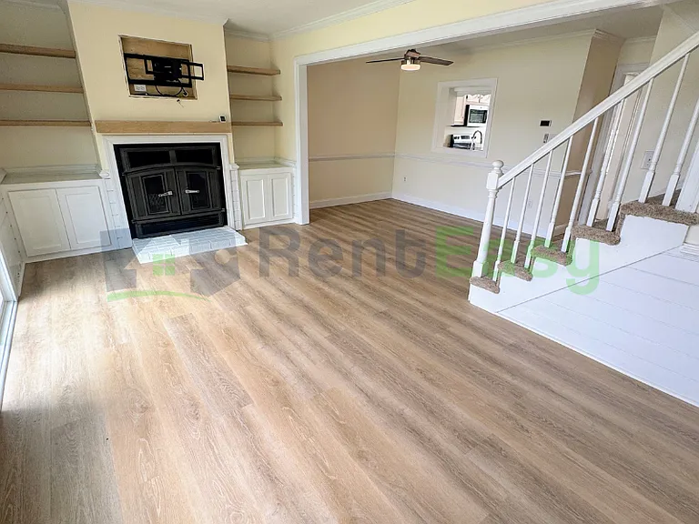 1838 Volvo Pkwy — Photo 13