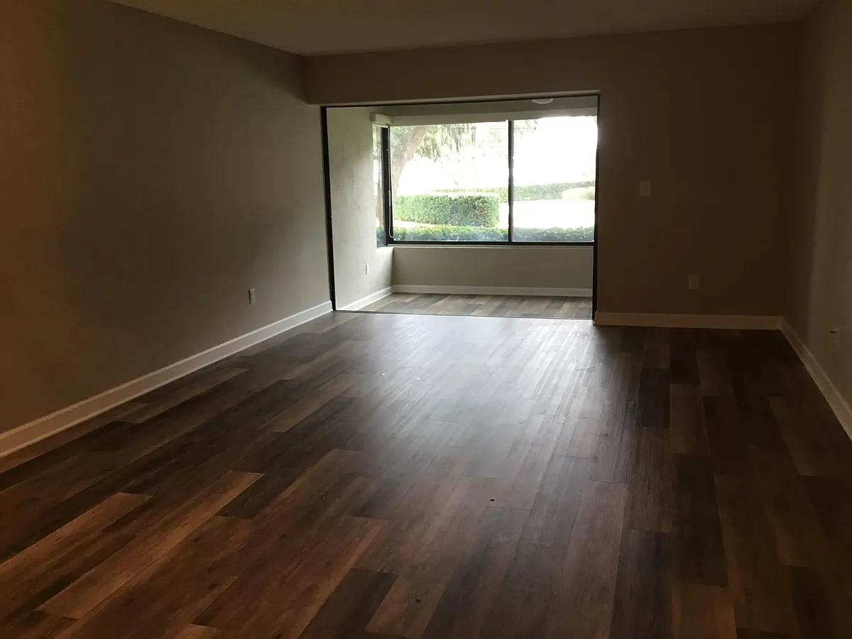 Living room with view of Tampa Bay - 413 S Bayshore Blvd #B2