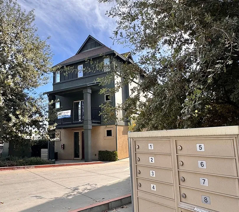 Building Photo 5
