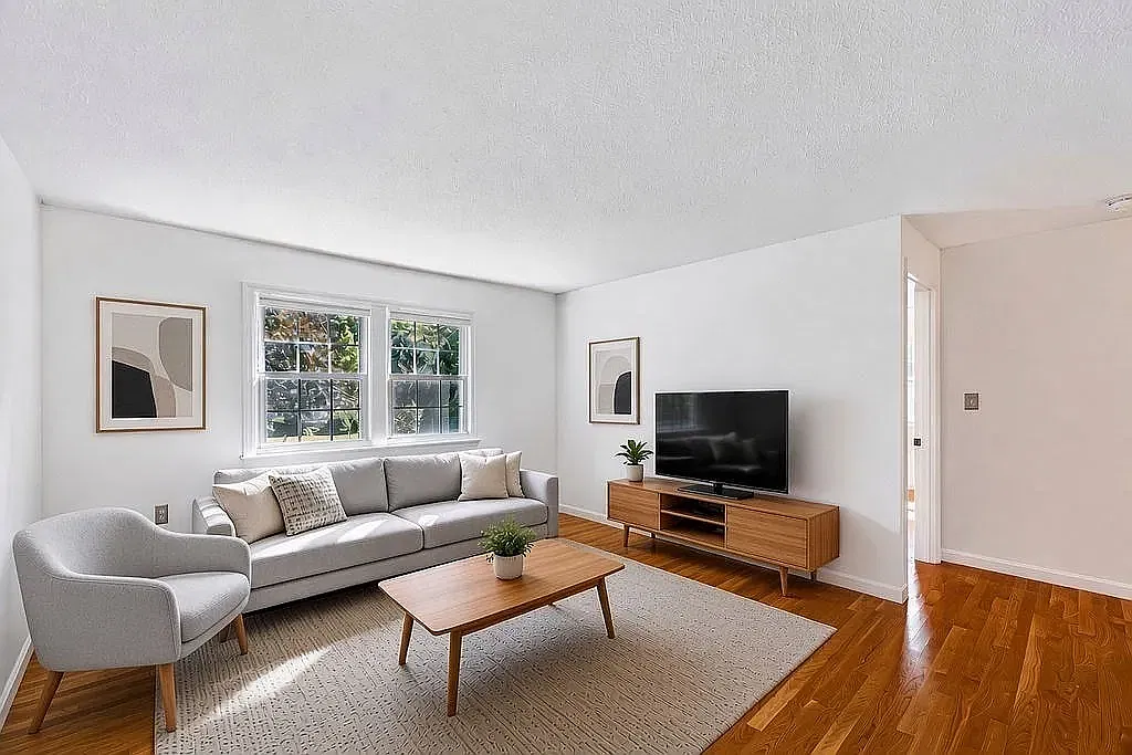 20 Beacon Ave — Photo 3