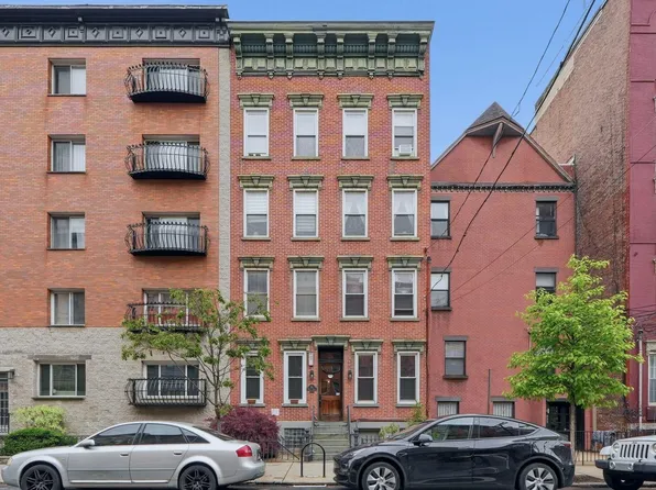 218 Willow Ave APT 1R, Hoboken, NJ 07030