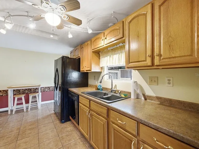 7505 Fairlane Ave — Photo 7