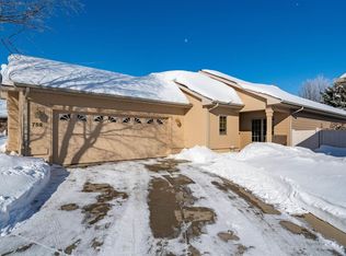 752 E Greenbrier Pl, Sioux Falls, SD 57108