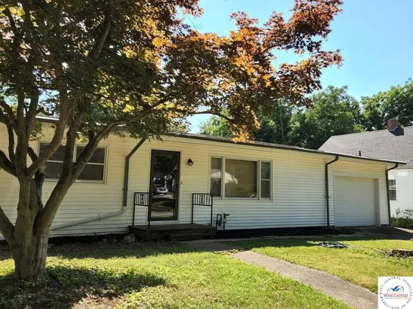 405 E Colt St, Windsor, MO 65360