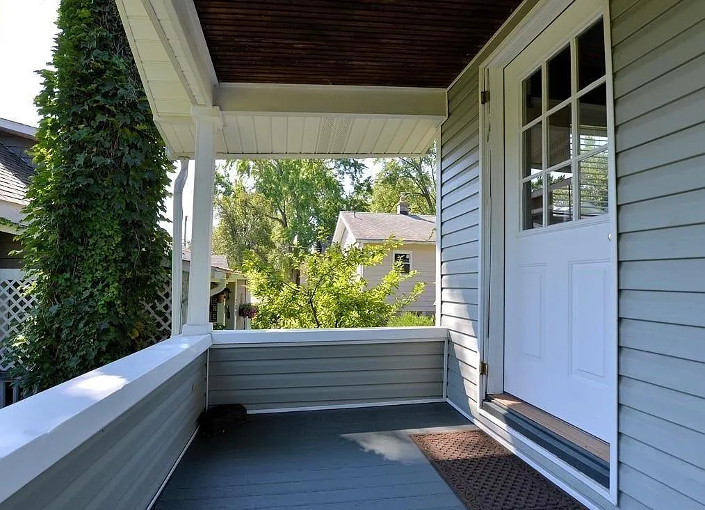 3 bed, 960 sqft, $2,100 — Photo 3