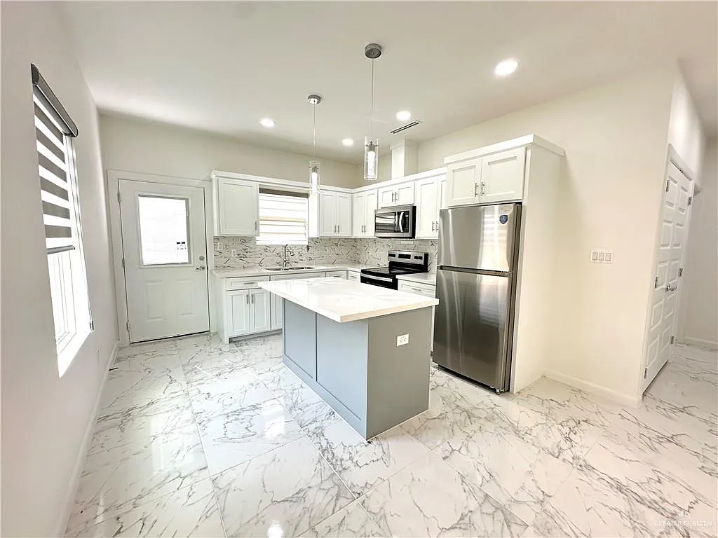 2 bed, 2.0 bath, 950 sqft, $1,250 — Photo 4