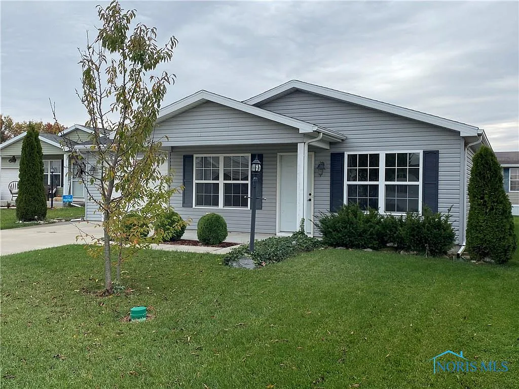 312 Crabtree Ln photo 1