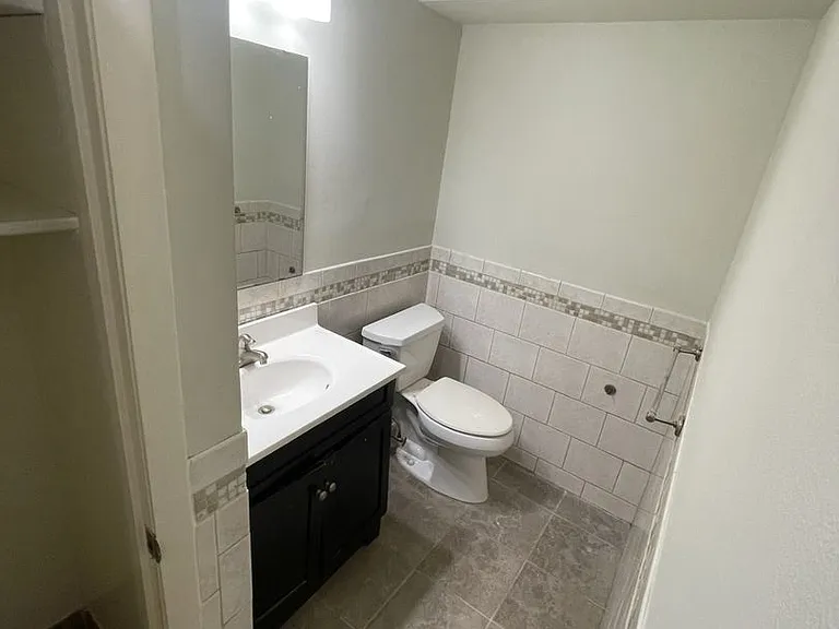 7124C Longstreet Dr — Photo 12