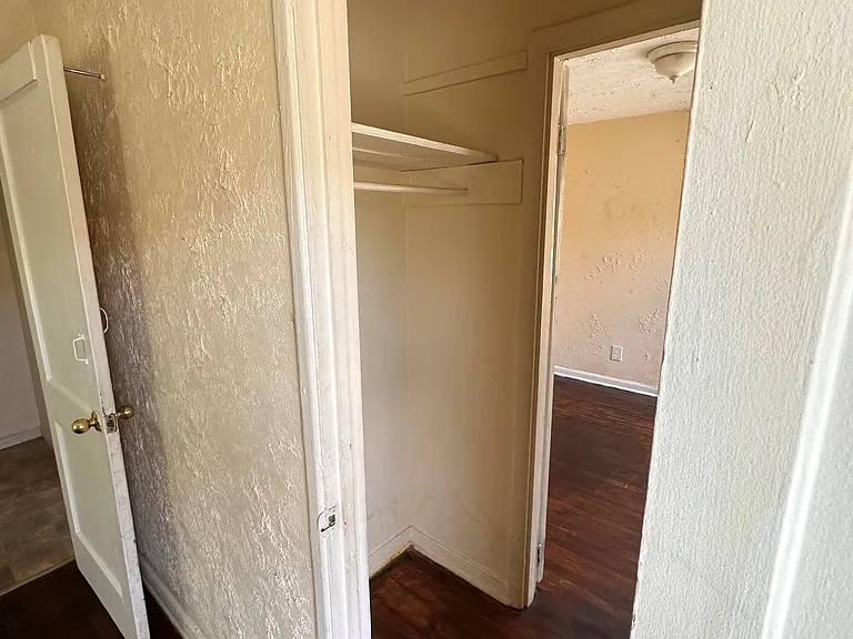 220 19th St #220 — Photo 3