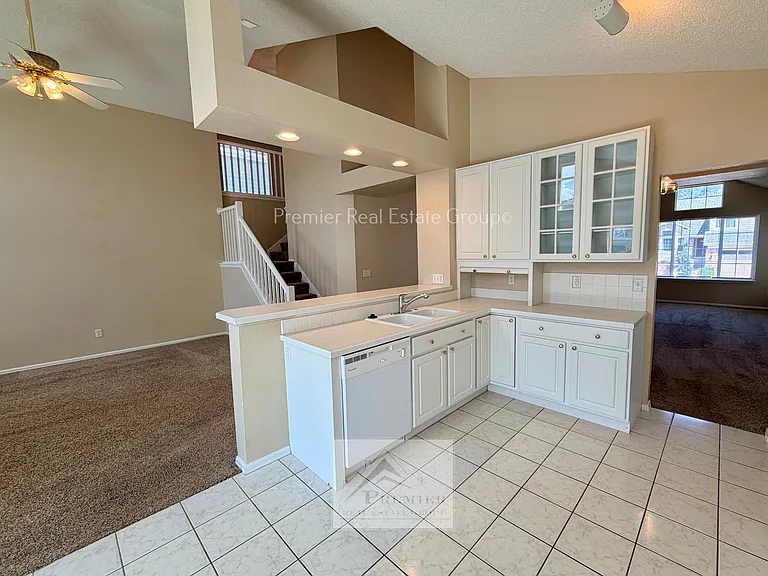 5831 Instone Cir — Photo 6