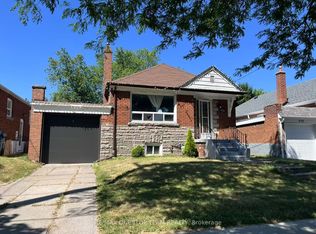936 Pharmacy Ave, Toronto, ON M1R 2G1