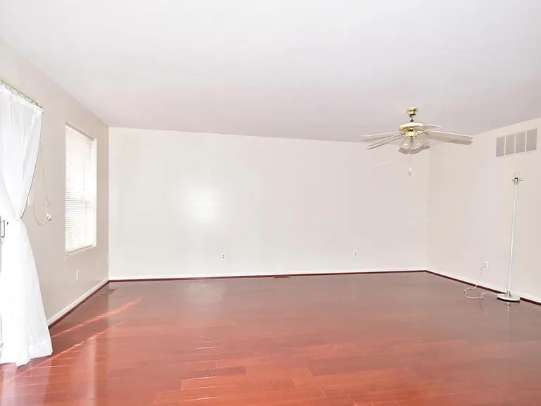 24 Bristow Ct — Photo 7