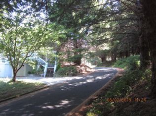 36 Madrone Rd, Whitethorn, CA 95589