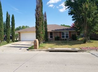 3301 Meadowmoor St, Fort Worth, TX 76133